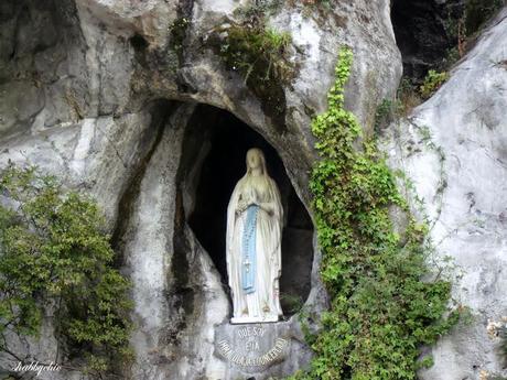 Lourdes............................