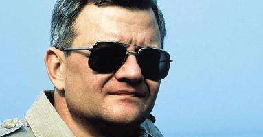 Tom Clancy, genio dello spionaggio letterario e videoludico morto all’età di 66 anni