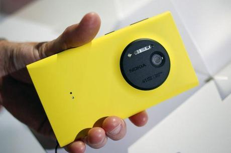 Nokias new smartphone the Lumia 1020 2045772 Nokia Lumia 1020: video recensione by HDblog