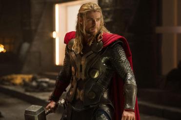 Thor: The Dark World   Nuove immagini e spot Tom Hiddleston Thor: The Dark World Natalie Portman Marvel Studios Idris Elba Christopher Eccleston Anthony Hopkins Alan Taylor 