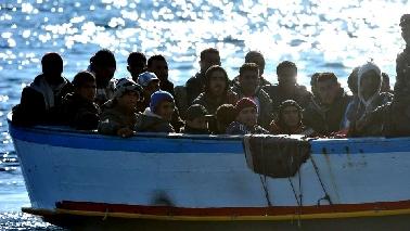 C 4 box 220 upiFoto1F Lampedusa, nuovo tragico sbarco di immigrati