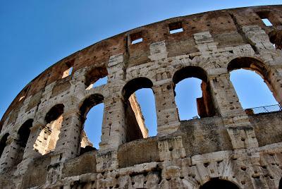 Roma. Dal Colosseo all'arco di Costantino.