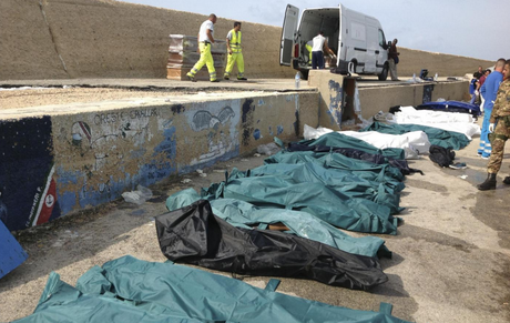 I corpi delle vittime della strage di Lampedusa (unita.it)