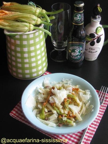 casarecce con fiori di zucca e raspadura