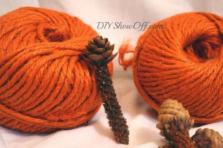 Halloween DIY: una zucca di lana (o di corda, o di cotone, o....)