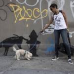 Bansky, l'artista che a New York realizzerà ogni notte un graffito04