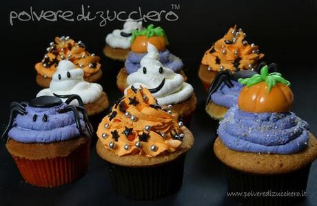 Halloween cupcakes, biscotti, cialda decorata e torta decorata: i corsi