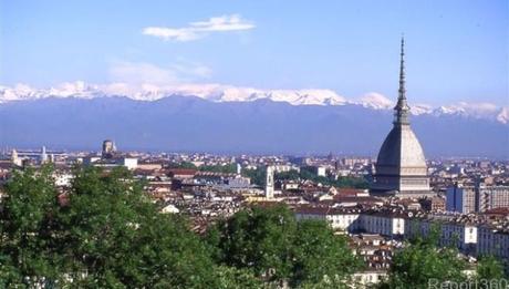 Torino, nube maleodorante sulla città