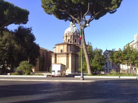 Valore Cultura e ambulanti vicino ai monumenti. Al comunicato stampa del sindacato dei venditori rispondiamo con queste immagini. Tanto basta, a voi i commenti