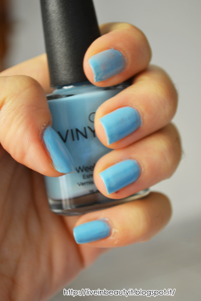 CND Shellac, CND Vinylux Azure Wish - Review and swatches