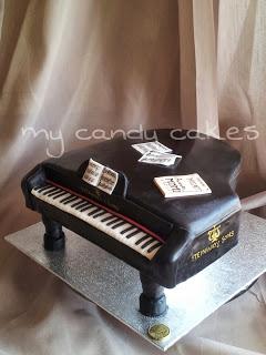 Piano cake