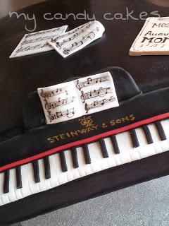 Piano cake