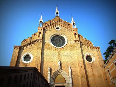 La Basilica dei Frari a Venezia.