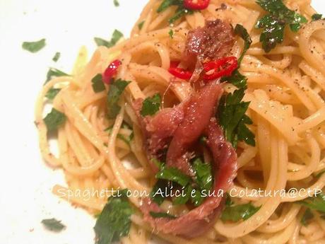 Spaghetti con alici e sua colatura