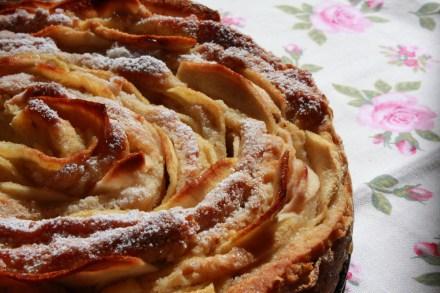 Rosa di crostata integrale alle mele