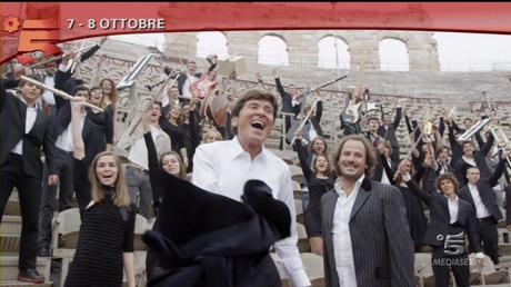 Gianni Morandi in diretta su Canale 5 stasera e domani dall'Arena di Verona