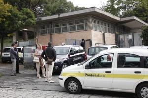 Formello, rapina alle poste, ferita la direttrice non è grave Formello, rapina alle poste, ferita la direttrice non è grave