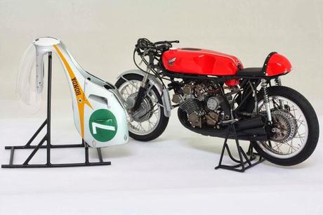 Honda RC166 M.Hailwood 1966 by Gennaro Zappa