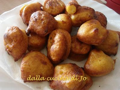 Fritole salate di fiocchi di patate