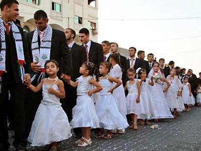 http://3.bp.blogspot.com/-KrqcTPPcbFQ/Ui5duIJ6vfI/AAAAAAAAE5U/hpGS5jUMaaw/s1600/mass-muslim-wedding-2.jpg