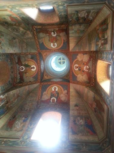 Il soffitto affrescato della chiesa russa di Firenze