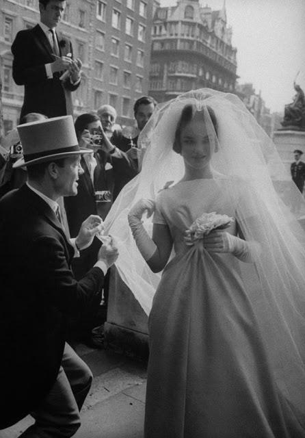 brides in black and white