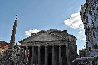 Il Pantheon di Roma. Il Tempio di tutti gli Dei.