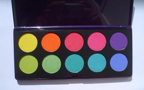 Regalino anticipato dinonsoqualericorrenza: Neve Cosmetics Intensissimi palette! *_*