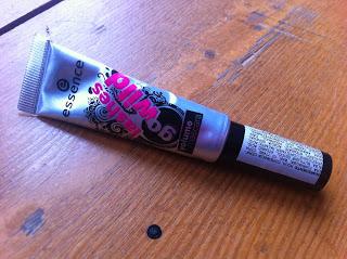 Essence: lashesh go wild mascara