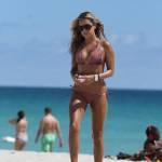 Sylvie van der Vaart, vacanza infinita a Miami03