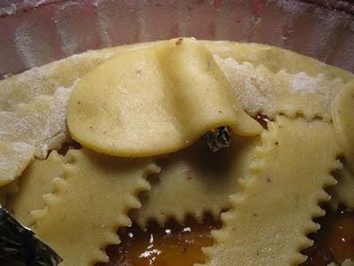 Crostata classica ma....con pasta frolla alla lavanda