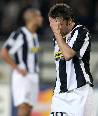 ITALIA, JUVE-PARMA: DEL PIERO VA A PLACARE I TIFOSI - ITALY, JUVE-PARMA: DEL PIERO GOES TO STAGE FANS