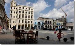 Empty-square-in-Havana.-Y-006