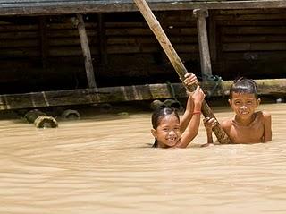 Lettere dalla Kampuchea 8: La barca dei dannati.