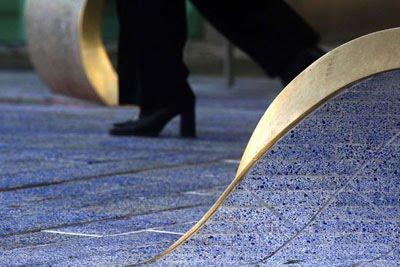 heatherwick studio – Blue carpet