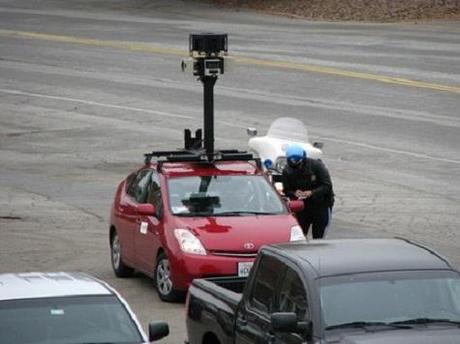 Street View: volti, targhe, reti WiFi