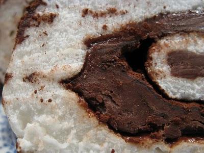 Tronchetto di meringa e crema alle nocciole