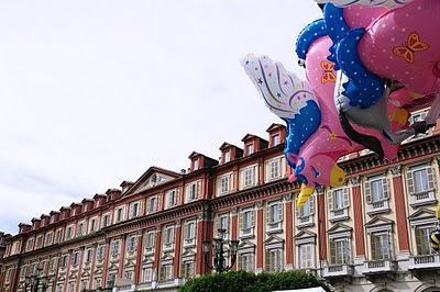 Piazza Statuto and balloons !