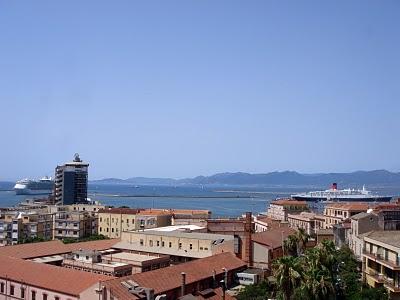 Ricordi di una Queen Elizabeth 2 a Cagliari