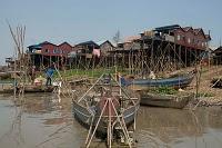 Lettere dalla Kampuchea 15: Case sul fiume.