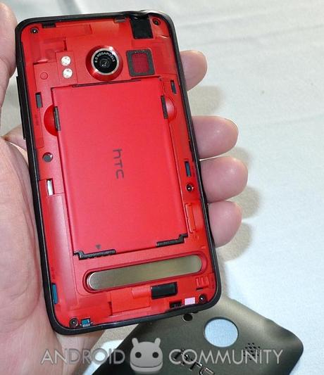 HTC Evo 4G: tante foto ed un video unboxing