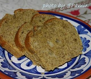 Cake salato con farina di roveja e pecorino