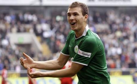 Calciomercato Juve: Marotta al lavoro per uno scambio Diego-Dzeko. Anche Pepe nel mirino Juve, Marotta lavora ad uno scambio Diego-Dzeko