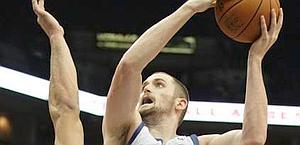 Kevin Love (Minnesota) uno dei migliori lunghi dell'Nba. Ap