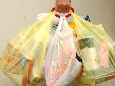 2011: STOP ALLA PRODUZIONE DEI SACCHETTI DI PLASTICA