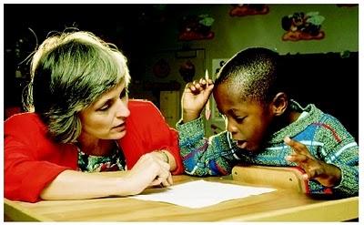 Indovinelli per assicurare l'istruzione ai bambini meno fortunati