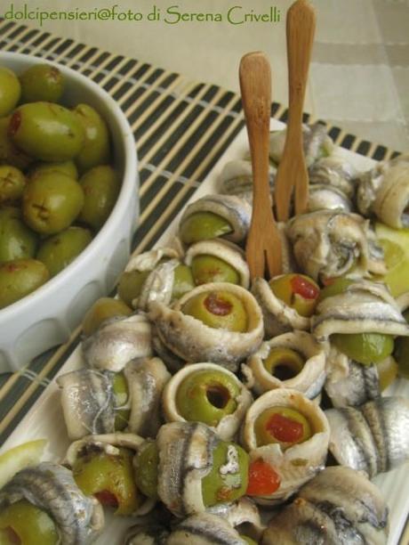 ALICI MARINATE E OLIVE PICCANTI di Dolcipensieri