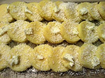 GNOCCHI DI  SEMOLINO