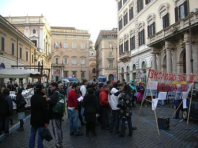 La  prima manifestazione italiana contro le scie chimiche è stata realizzata a Roma il 20 Novembre 2010