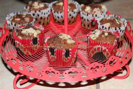 Muffin neri con mandorle a lamelle